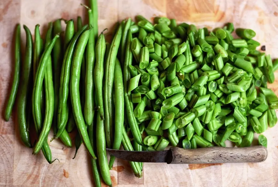 Green beans washed and trimmed